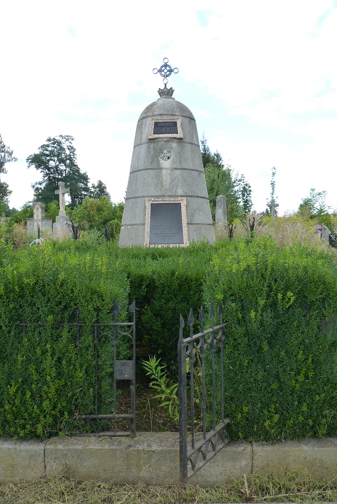 Grobowiec rodziny Kochanowskich na cmentarzu w Czerniowcach