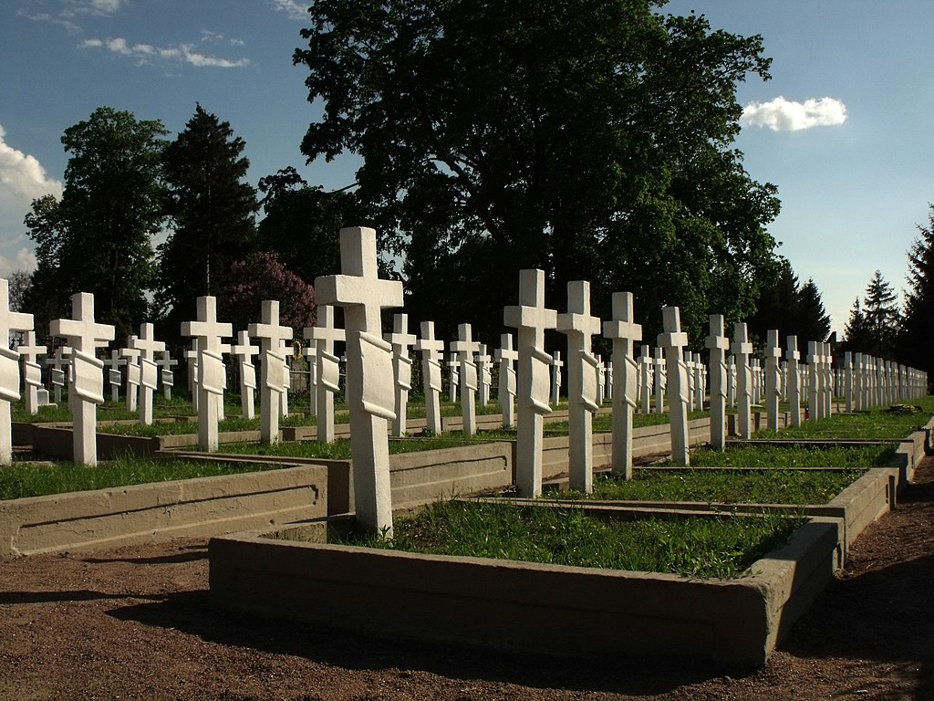 Kwatery żołnierzy polskich z wojny polsko-bolszewickiej na cmentarzu w Równem (Wikipedia)