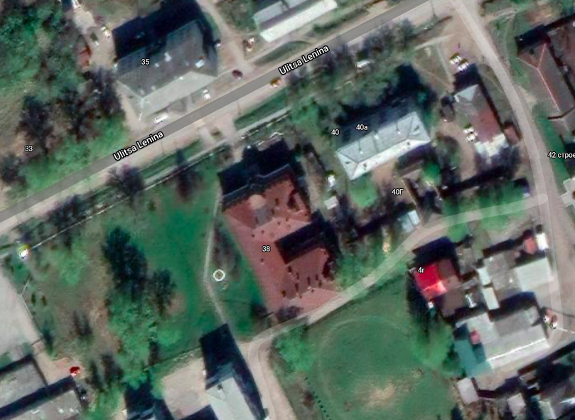 Print screen z Google Maps przedstawiający siedzibę Koziełł-Poklewskich w Talicy. Biały okrąg to zarys fontanny – po II wojnie światowej znaleziono tu ukrytą japońską porcelanę, fot. domena publiczna