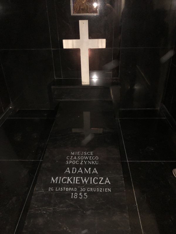 Symboliczny grób poety po przeprowadzeniu prac konserwatorskich w 2018 r., fot. ze zbiorów Instytutu Polonika