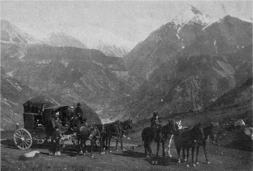 Podróżni na Gruzińskiej Drodze Wojennej, 1911, domena publiczna