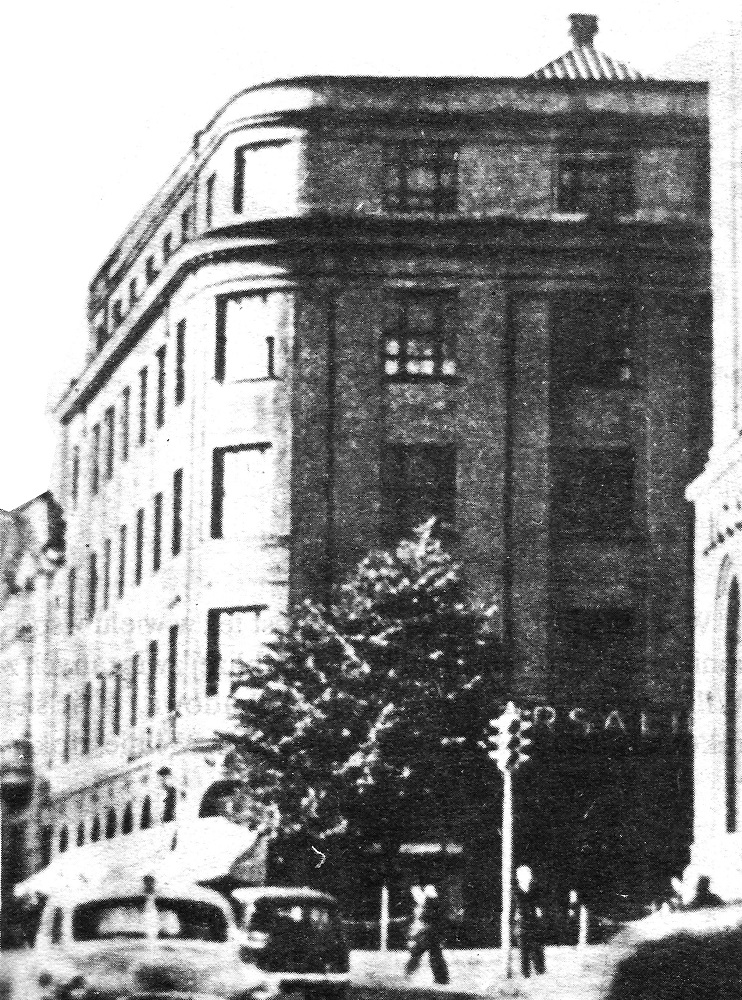 Dom Towarowy Bracia Jabłkowscy w Wilnie – widok ogólny, przed 1939; fot. z książki "Architektura i urbanistyka w Polsce w latach 1918–1978", Warszawa 1989