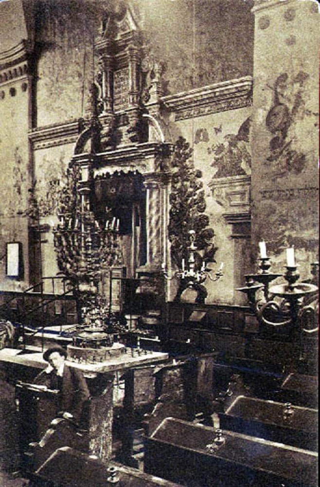 Wnętrze synagogi. Zbiory prywatne William Gross, Tel Aviv
