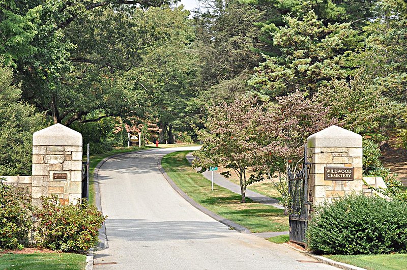 Wejście na zabytkowy cmentarz Wildwood, fot. domena publiczna
