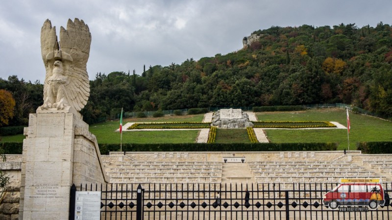 Otwórz galerię (9 fotografii) Polski Cmentarz na Monte Cassino | Instytut POLONIKA
