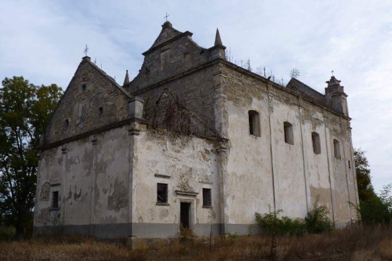 Otwórz galerię (15 fotografii) Ruiny kościoła i obeliski Zaborowskich w Liczkowcach | POLONIKA