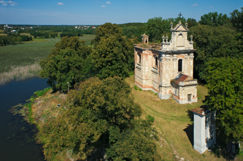 Samson walczący z lwem ‒ rzeźba Jana Jerzego Pinsla, INSTYTUT POLONIKA
