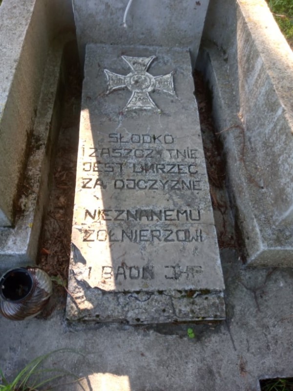 Polany na Rówieńszczyźnie – grób nieznanego żołnierza poświęcony poległym w walkach 1918–1920