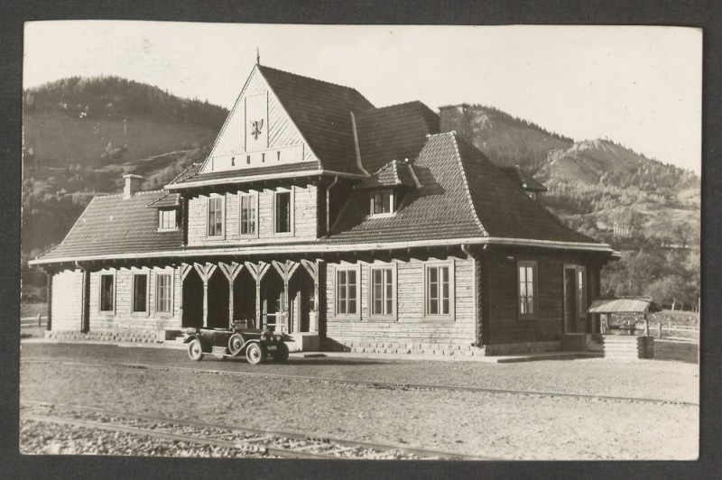 Dworzec kolejowy w Kutach (fot. Polona)