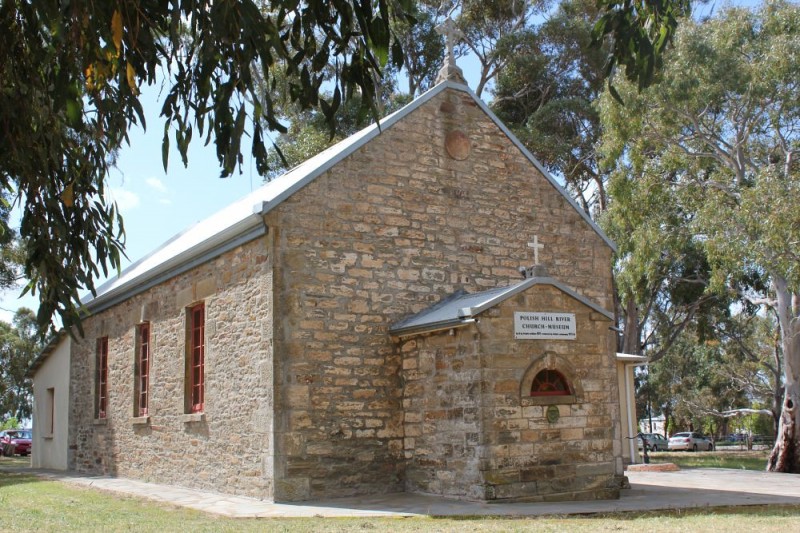 Polish Hill River – polska osada na południu Australii, Instytut POLONIKA