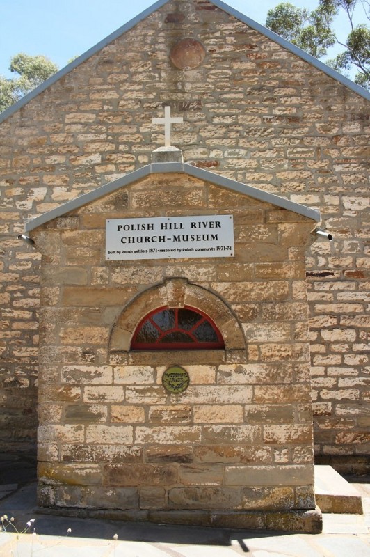 Polish Hill River – polska osada na południu Australii, Instytut POLONIKA