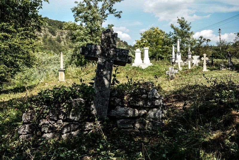Prace inwentaryzacyjno-porządkowe na polskich cmentarzach w separatystycznym Naddniestrzu (Mołdawia): Raszków i Jahorlik