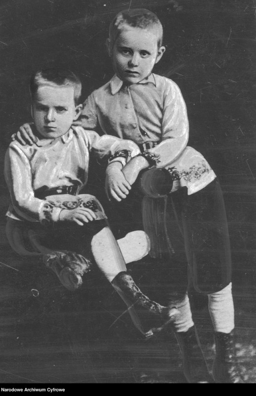 Bronisław i Józef Piłsudscy w latach dziecięcych, 1873, NAC