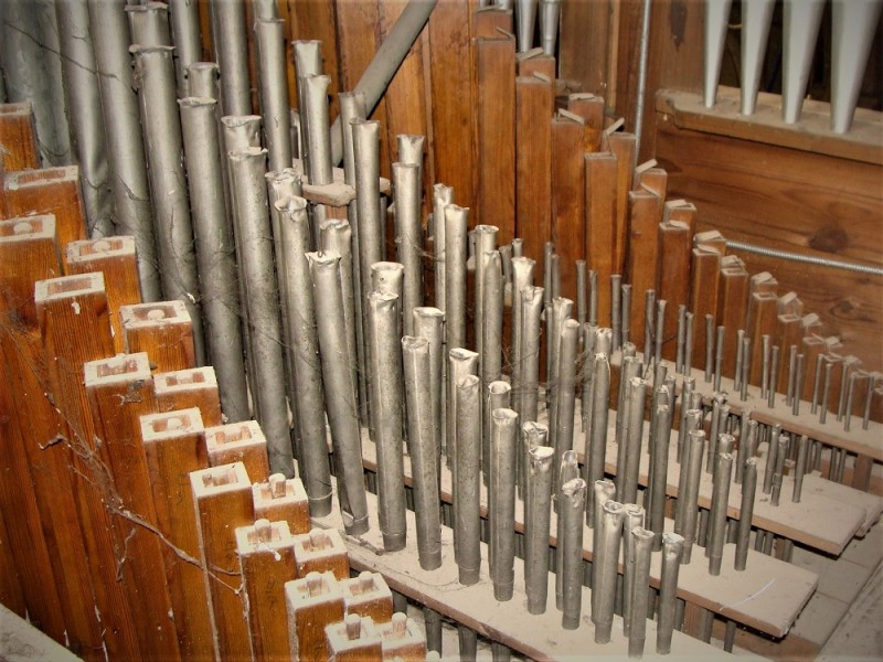  Szafa organów na chórze muzycznym w Krzemieńcu