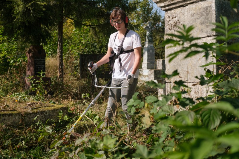 Dziedzictwo Tadeusza Czackiego w Krzemieńcu. Porządkowanie cmentarza bazyliańskiego w Krzemieńcu na Ukrainie jako element wzmacniania wspólnoty Liceum Krzemienieckiego.