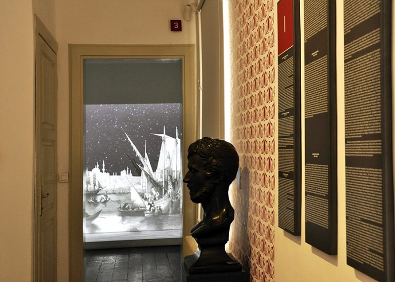 Otwórz galerię (11 fotografii) Popiersie Mickiewicza z Muzeum Adama Mickiewicza w Stambule