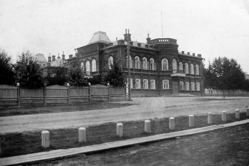 Talicka siedziba Koziełł-Poklewskich w latach ok. 1900–1915, domena publiczna- Instytut POLONIKA