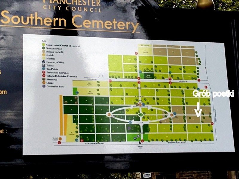 Tablica informacyjna z planem cmentarza, odręcznie zaznaczone miejsce pochówku Marii Pawlikowskiej Jasnorzewskiej, sierpień 2018 - Instytut POLONIKA