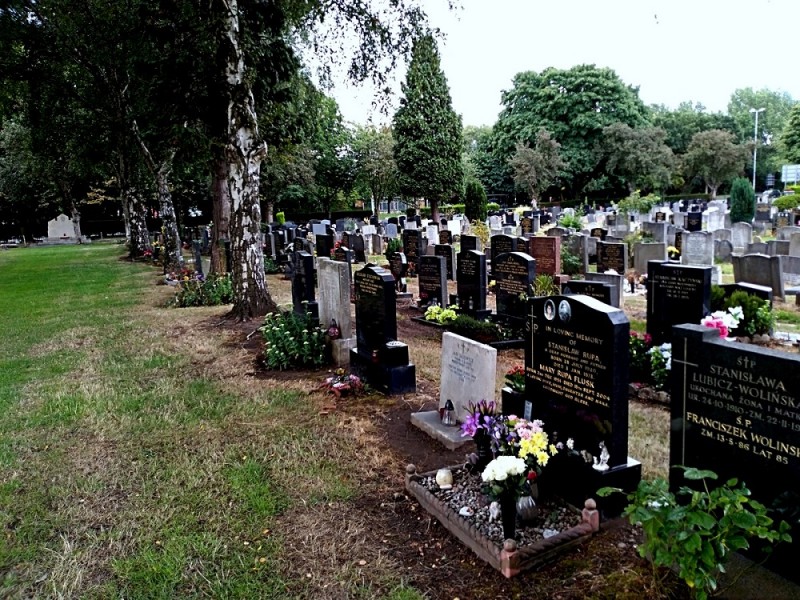 „Polska” kwatera na cmentarzu w Manchesterze, sierpień 2018 – Instytut POLONIKA