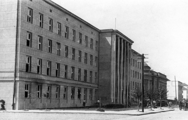 Urząd Wojewódzki w Brześciu nad Bugiem, przed 1939; źródło: Narodowe Archiwum Cyfrowe - Instytut POLONIKA