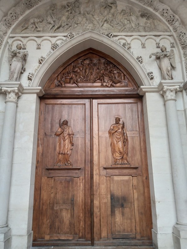 Gotyckie drzwi do katedry w Dijon - Instytut POLONIKA