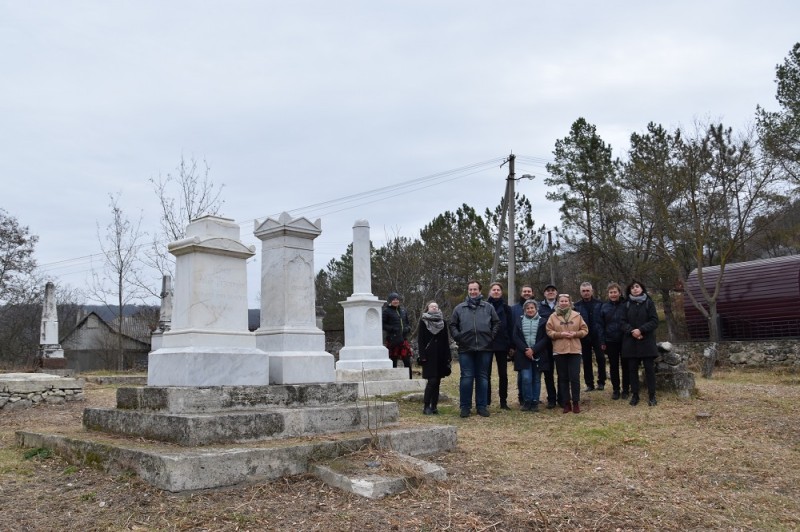 Komisja konserwatorska na cmentarzu w Raszkowie, Naddniestrze |