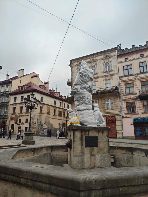 Otwórz galerię (8 fotografii) Lwów, zabezpieczanie |