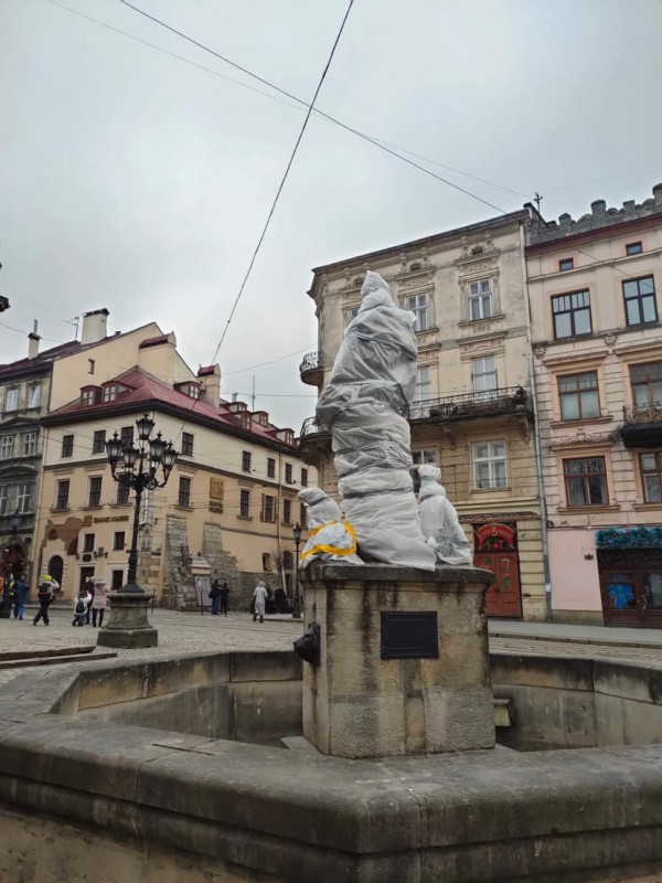 Otwórz galerię (8 fotografii) Lwów, zabezpieczanie |