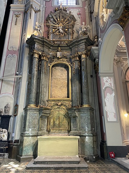 oltarz-przed-konserwacja