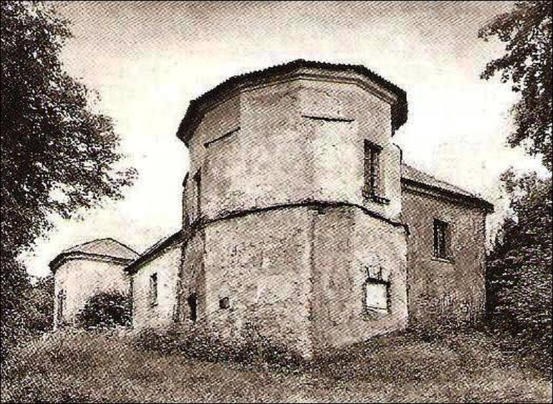 Narwiliszki, d. klasztor, widok od pn.-wsch., ok. 1990, publikowany w: M. Kałamajska-Saeed, Rosyjskie pomiary klasztorów skasowanych w roku 1832