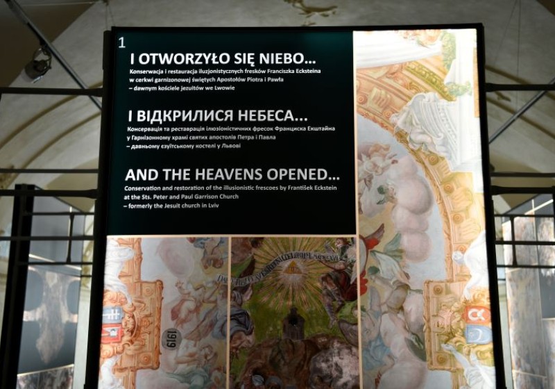 Zdjęcia z wernisażu wystawy "I otworzyło się niebo..." we Lwowie
