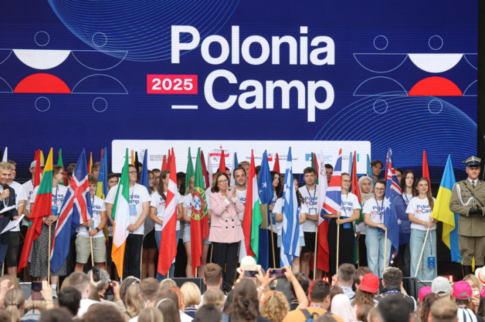 Otwórz zdjęcie Ponad 1000 młodych osób polskiego pochodzenia z 46 krajów spotkało się na kampusie SGGW podczas Polonia_Camp 2025. Wydarzenie zainaugurowała Małgorzata Kidawa-Błońska.