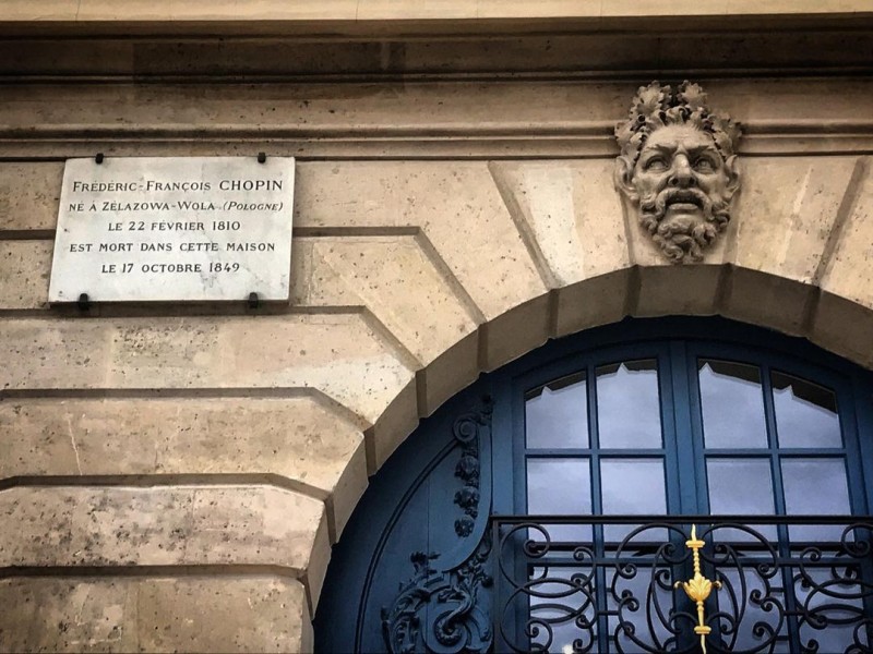 Upamiętnienie Fryderyka Chopina na budynku przy Plac Vendôme 12, fot. z Bazy Poloników "Dziedzictwo za granicą"